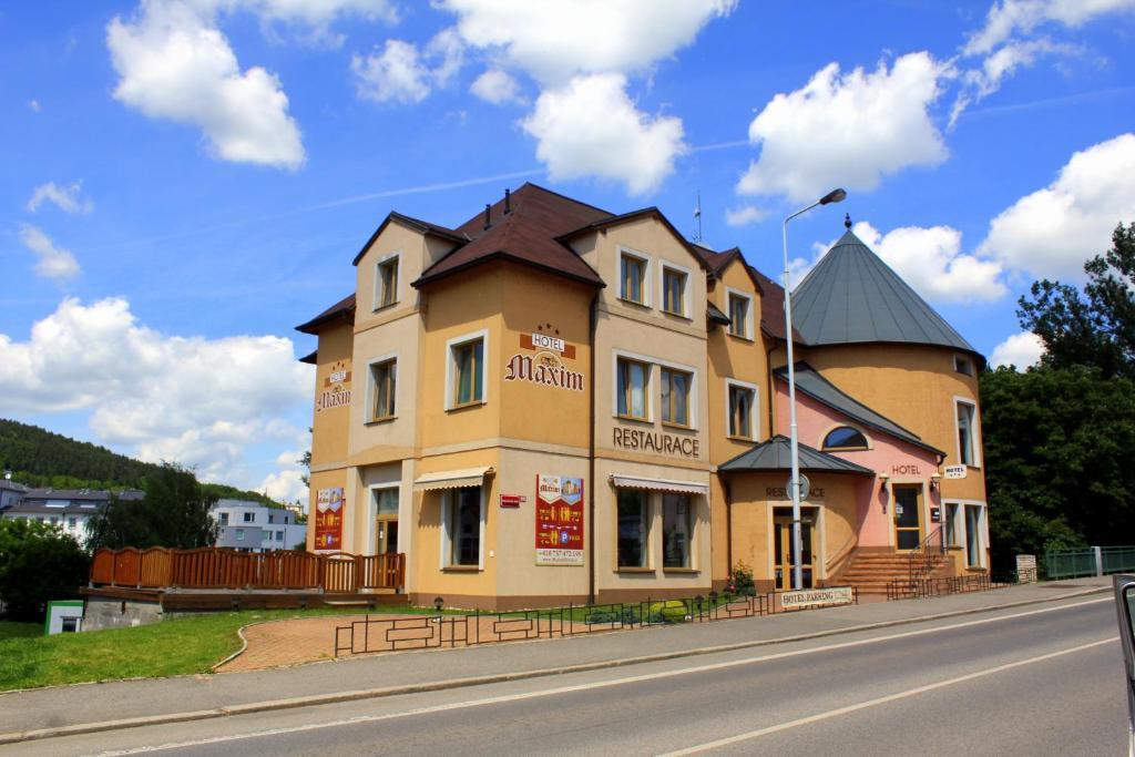 Family Hotel Maxim بيرون المظهر الخارجي الصورة